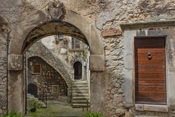 portoni santo stefano di sessanio borghi abruzzesiabruzzo.jpg